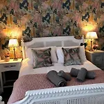 Tatil Evi Charming 3 Bed Steps From Redcar Beach & Station