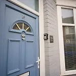 Charming 3 Bed Steps From & Station Redcar