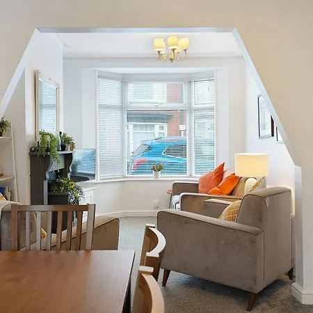 Tatil Evi Charming 3 Bed Steps From & Station Redcar