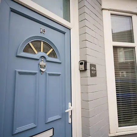 Charming 3 Bed Steps From & Station Redcar