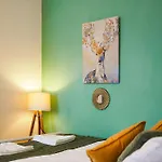 펜션 Charming 3 Bed Steps From & Station 레드카